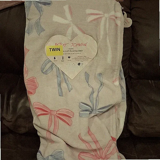 Betsey Johnson Pink & Purple Bows Ultra Soft Plush Throw Blanket Twin Size