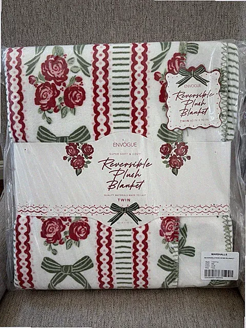 Envogue Roses And Bows Plush Reversible Twin Blanket NWT NIB