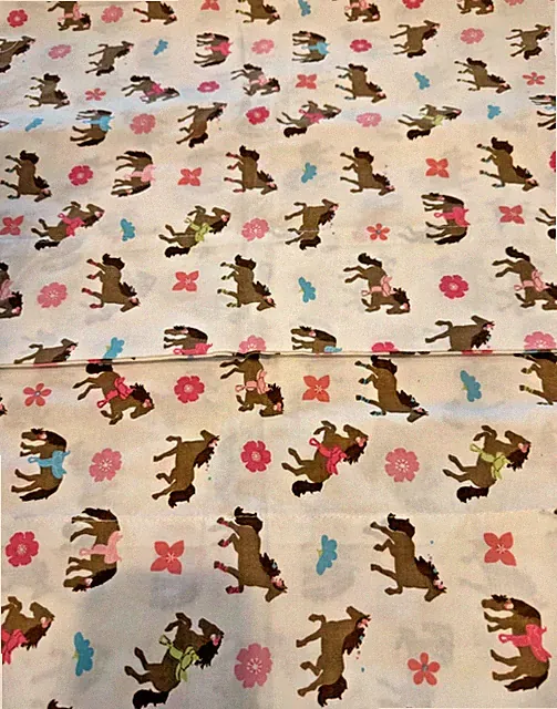 Horses W Pink Bow Details 100% Cotton Pillowcases Set of 2 Standard Size