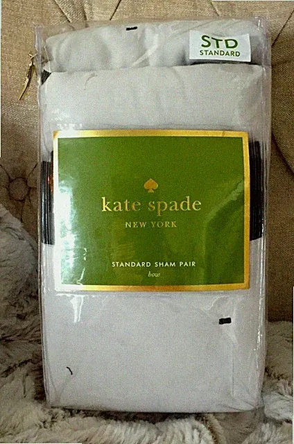 KATE SPADE BOW COLLECTION PAIR OF STANDARD SHAMS ~ NAVY/WHITE