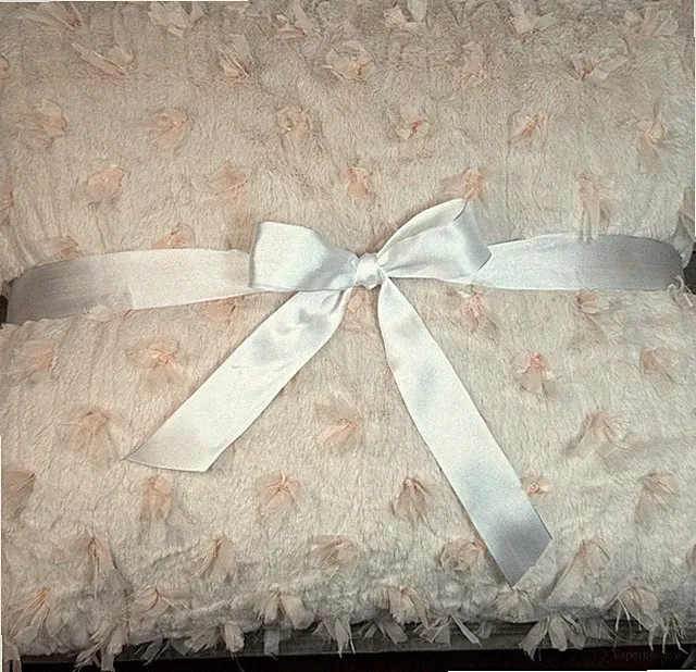 POTTERY BARN TEEN LOVESHACKFANCY SWEET BOWS FUR QUILT, FULL/QUEEN POWDERED BLUSH