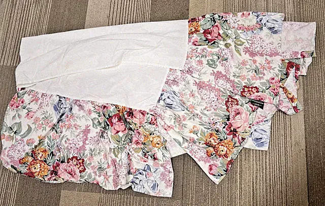 Used Ralph Lauren QUEEN Sized Dust Ruffle Skirt Allison Floral w Blue Bows